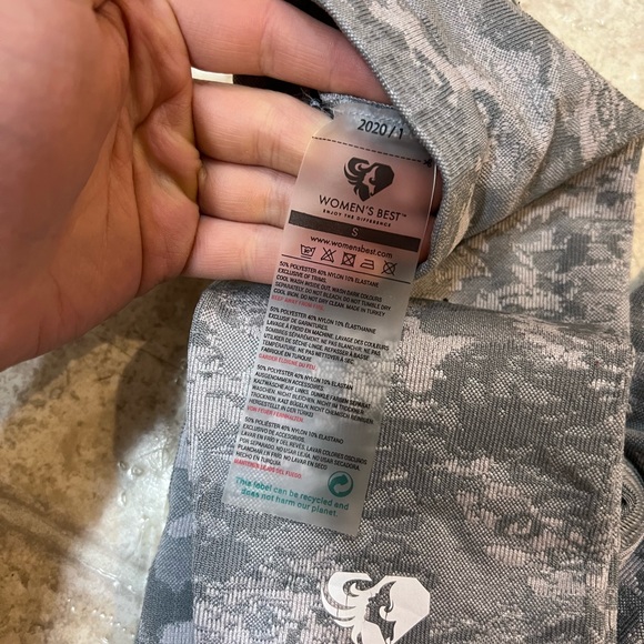 Womens best Grey camo leggings - Picture 3 of 3